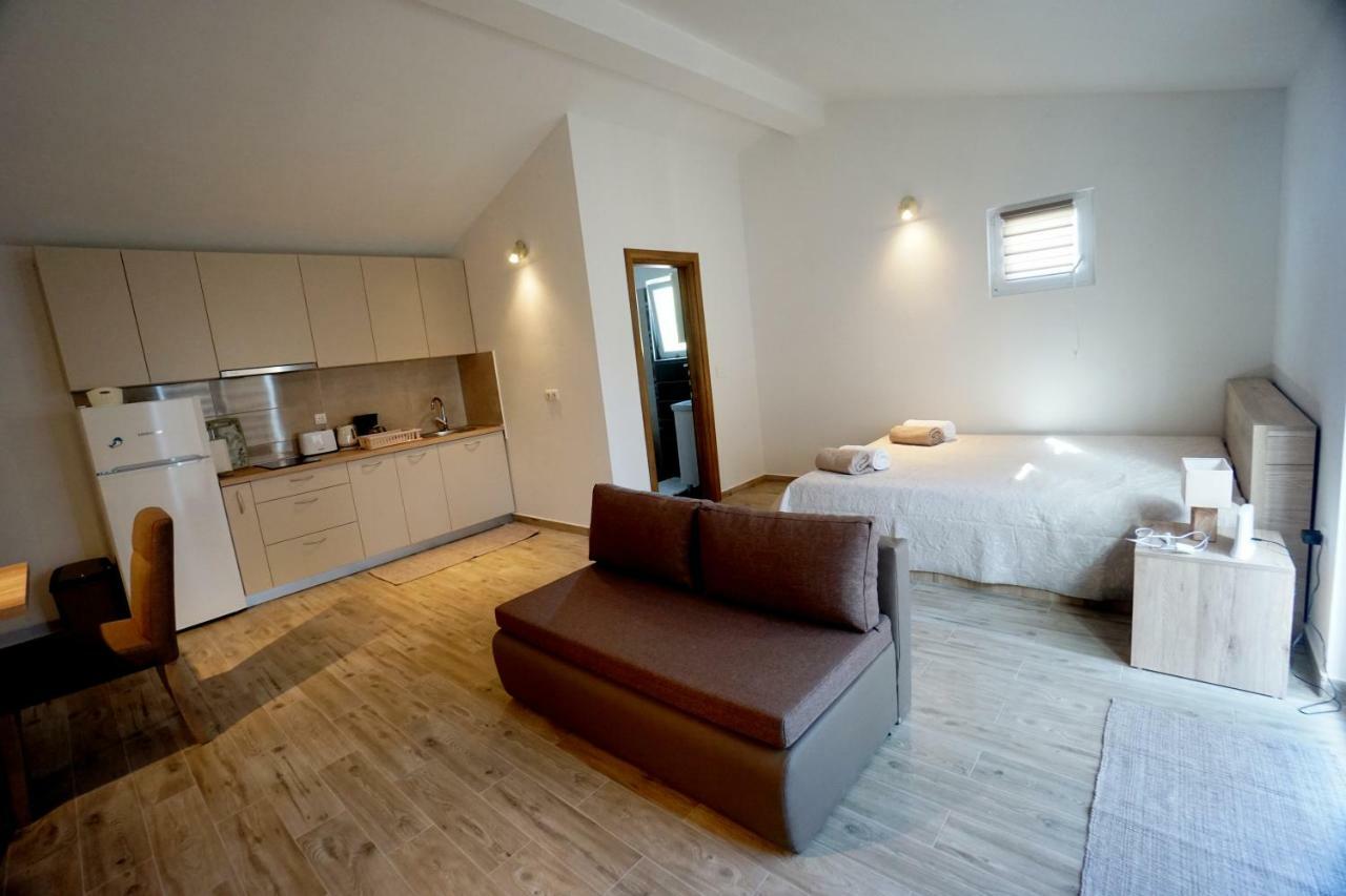 Apartments Sanja Єзера Екстер'єр фото