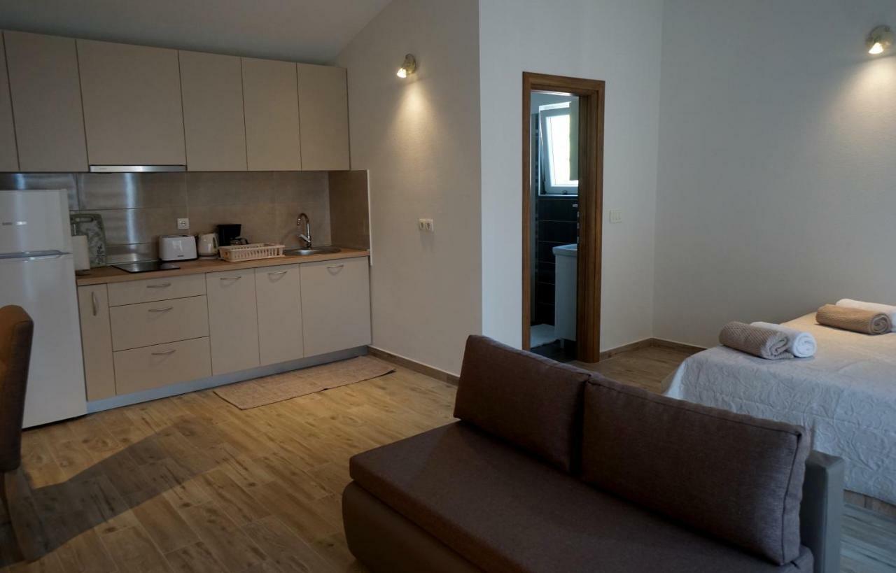Apartments Sanja Єзера Екстер'єр фото